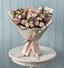 Букет цветов из:  Розы и Лизиантусы в Светлые Горы