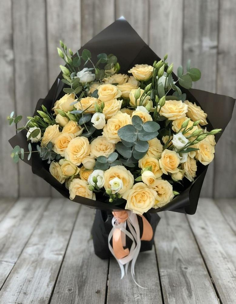 Букет цветов из: Розы и Лизиантусы в Светлые Горы