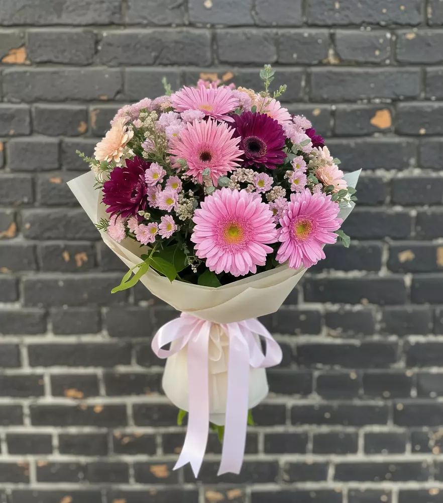 Букет цветов из: Герберы и Хризантемы в Светлые Горы
