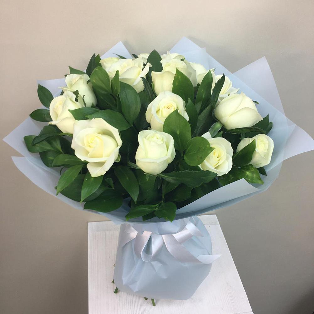 Букет 15 Белых роз Проуд в Светлые Горы
