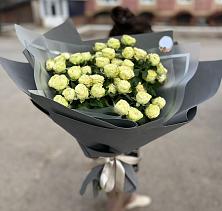 Букет Белые кустовые розы Солинеро в Светлые Горы