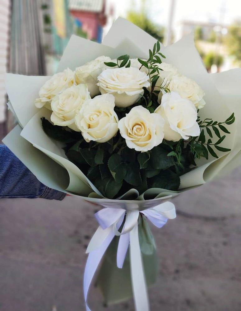 Букет Белые розы Проуд в Светлые Горы