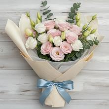 Букет цветов из:  Лизиантусы в Светлые Горы