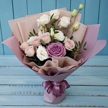 Букет цветов из:  Розы и Лизиантусы в Светлые Горы