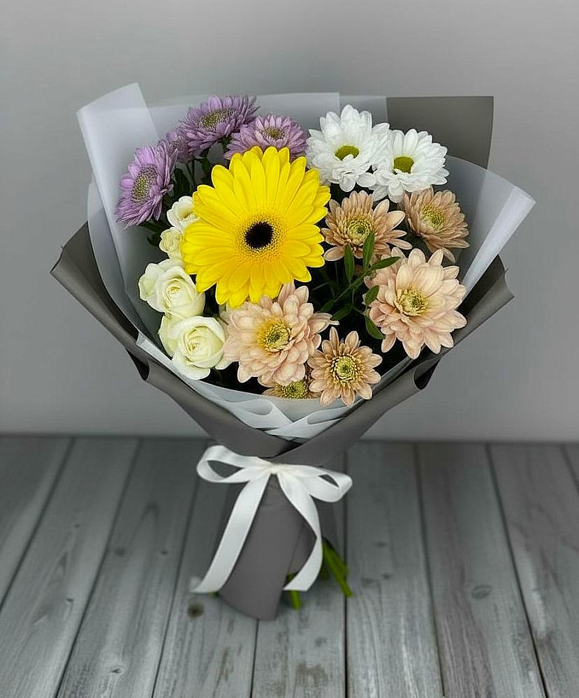 Букет цветов из: Розы, Герберы и Хризантемы в Светлые Горы