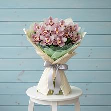 Букет цветов из:  Орхидеи и Розы в Светлые Горы