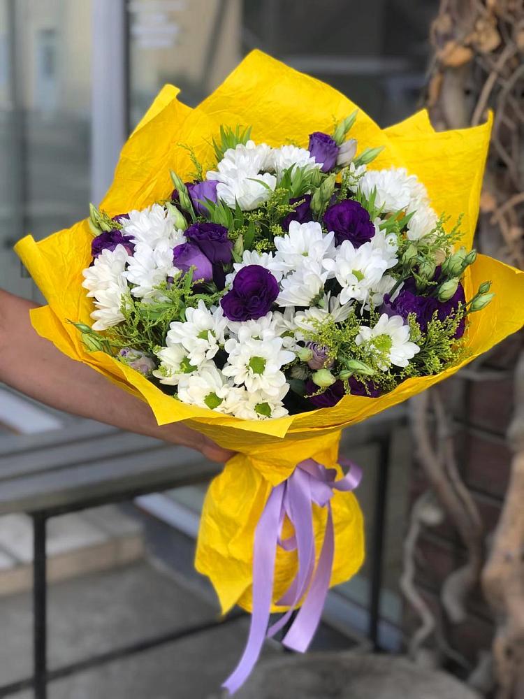 Букет цветов из: Ирисы, Хризантемы и Ромашки в Светлые Горы