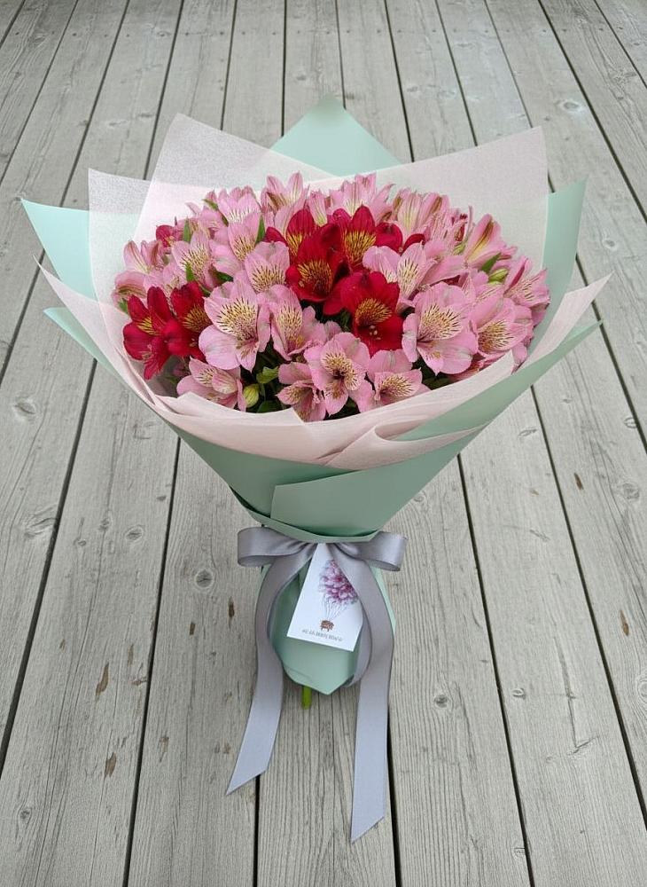 Букет цветов из: Альстромерии в Светлые Горы
