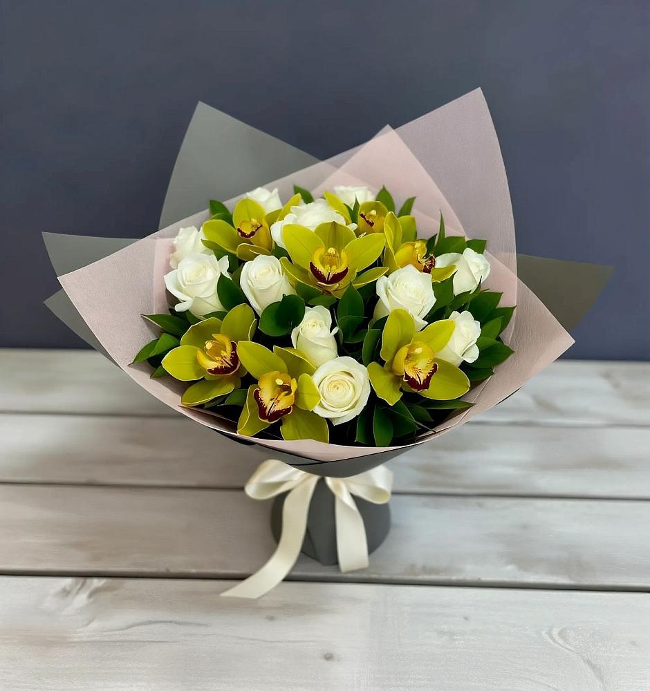 Букет цветов из: Орхидеи и Розы в Светлые Горы