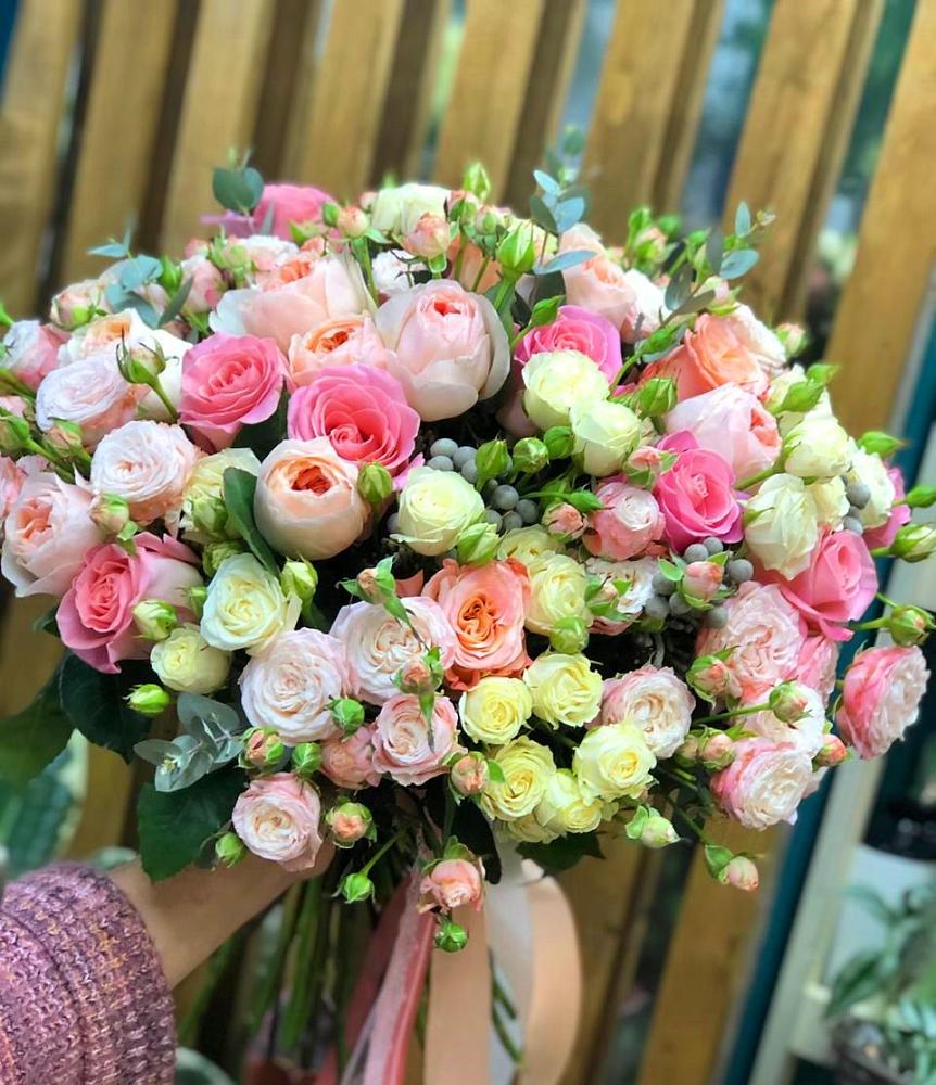 Букет цветов из: Розы в Светлые Горы