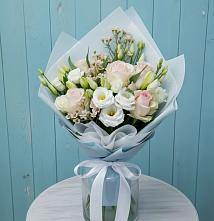 Букет цветов из:  Розы и Лизиантусы в Светлые Горы
