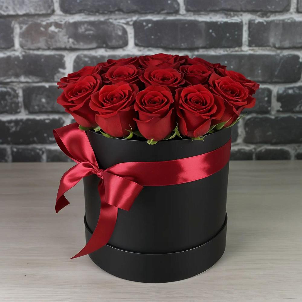 Цветочная композиция из Розы в шляпной коробке в Светлые Горы