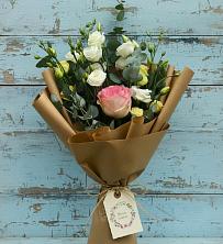 Букет цветов из:  Розы и Лизиантусы в Светлые Горы