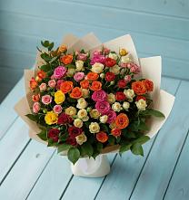 Букет Микс из разноцветных кустовых роз в Светлые Горы
