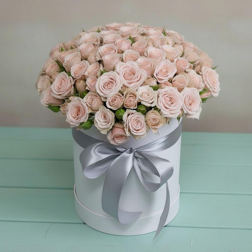 Цветочная композиция из Розы в шляпной коробке в Светлые Горы